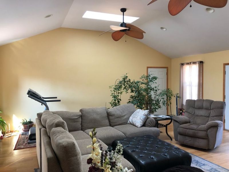 911 S Pine St, Newton, KS 67114