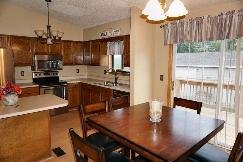 413 E Birchwood Rd, Derby, KS 67037