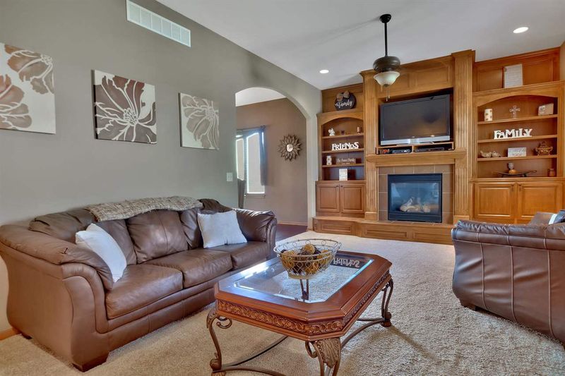 8701 E Millrun St, Wichita, KS 67226