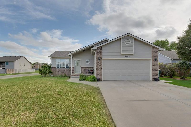2555 E Burlington Ct, Park City, KS 67219