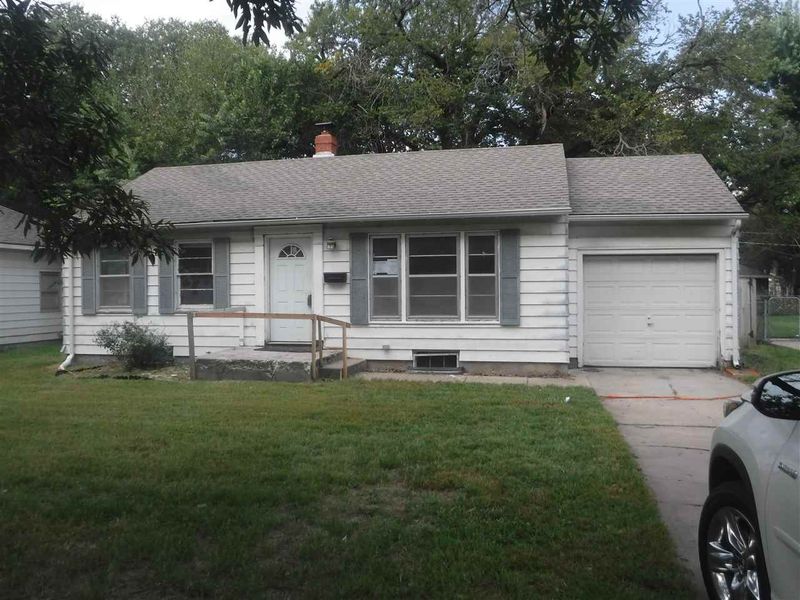 2333 S Ellis St, Wichita, KS 67211