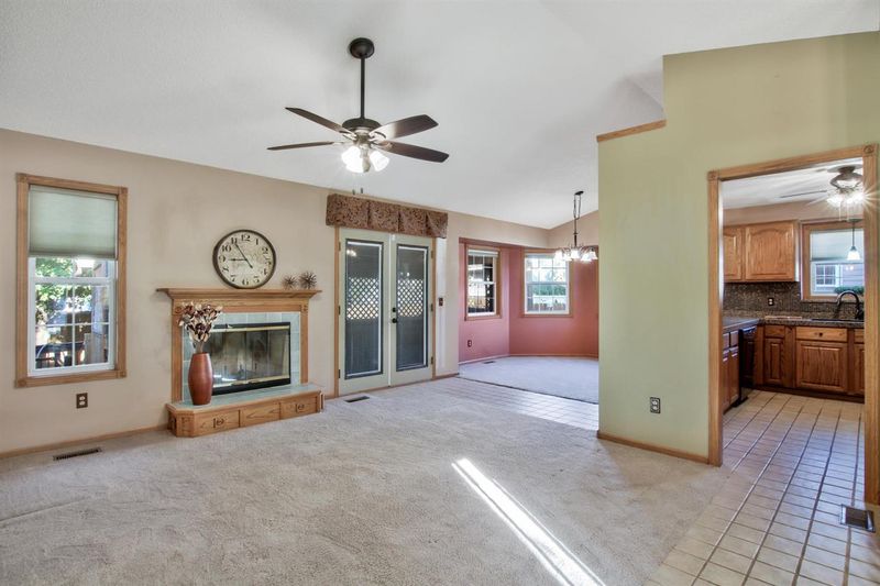 403 Victoria Ct, Newton, KS 67114