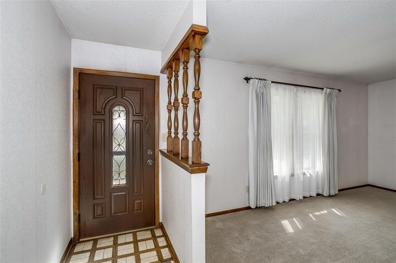 409 N College Ave, Mulvane, KS 67110