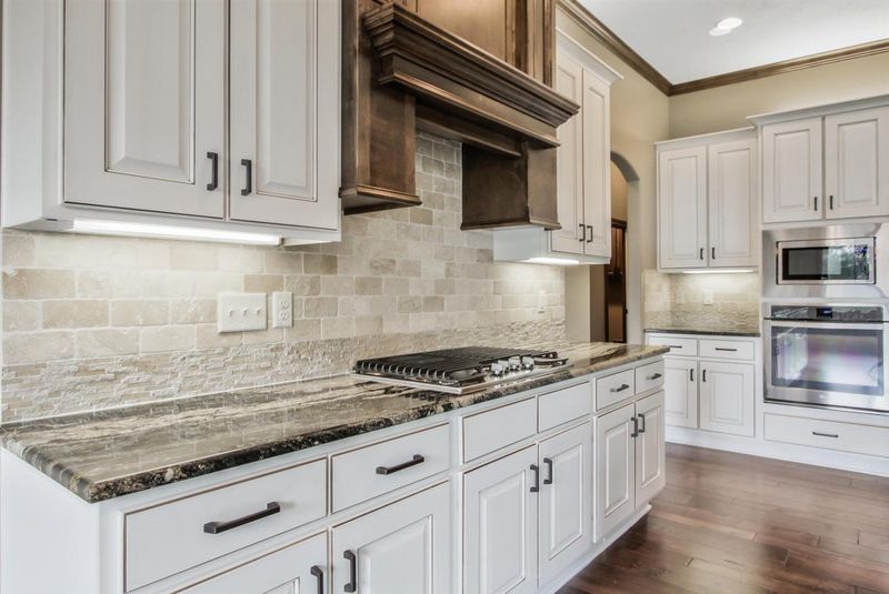 5833 E Wildfire, Bel Aire, KS 67220