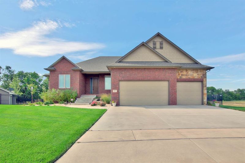 5833 E Wildfire, Bel Aire, KS 67220
