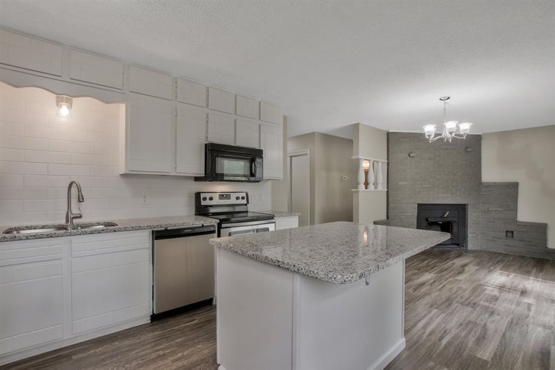 501 E 5th St, Valley Center, KS 67147
