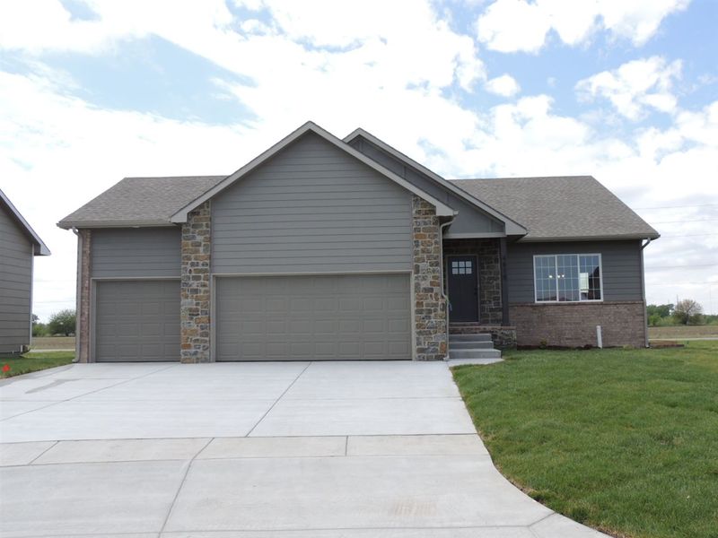 4819 N Emerald Ct, Maize, KS 67101