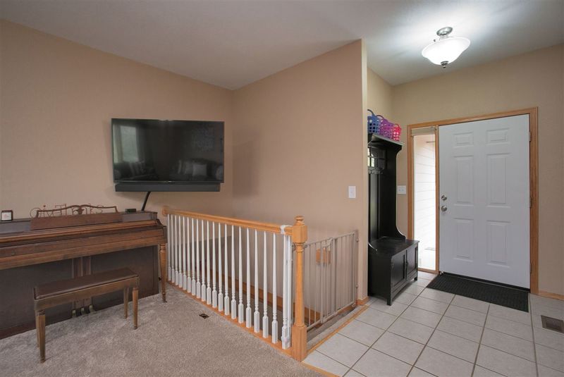 5110 E Ashton Ct, Bel Aire, KS 67220