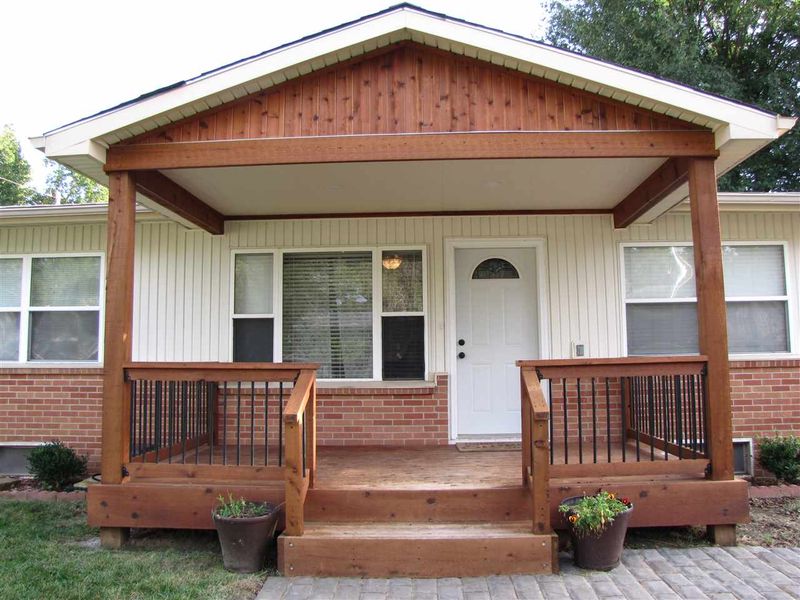 603 W 7th St, Haysville, KS 67060