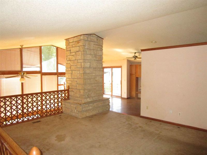 9025 E 39th St S, Derby, KS 67037