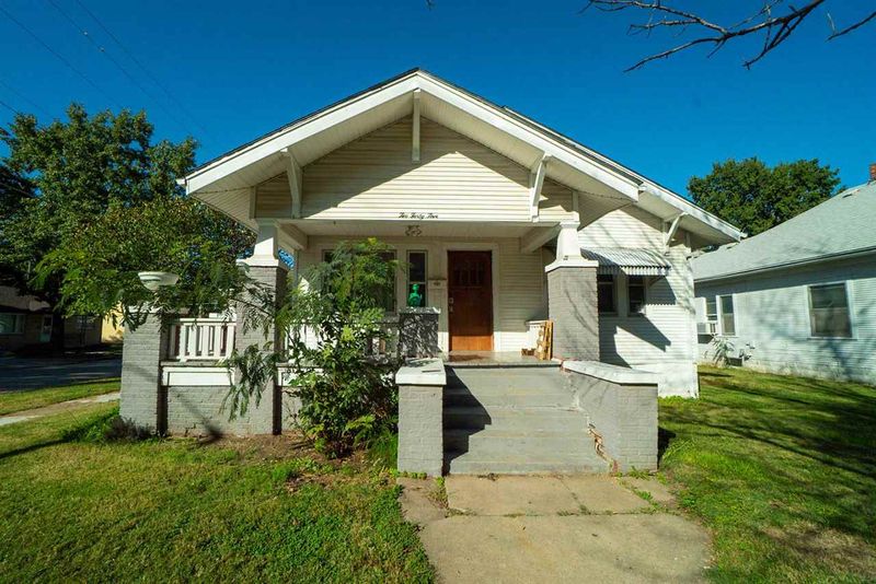 245 S Volutsia Ave, Wichita, KS 67211