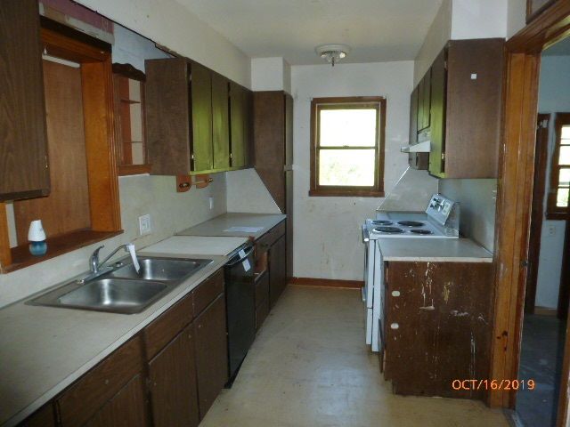 1925 S Exchange St, Wichita, KS 67213