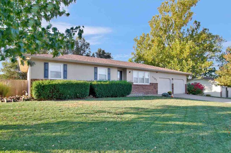 1101 Trinity, Newton, KS 67114