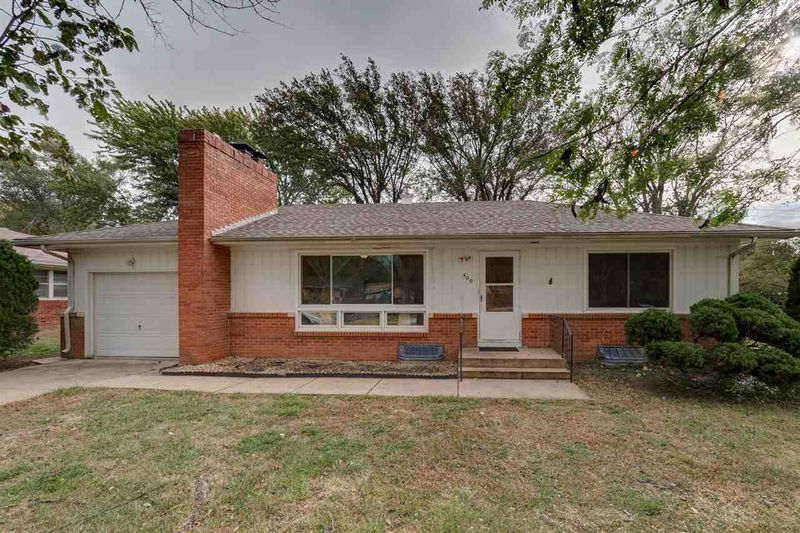 400 Alice Ave, Newton, KS 67114