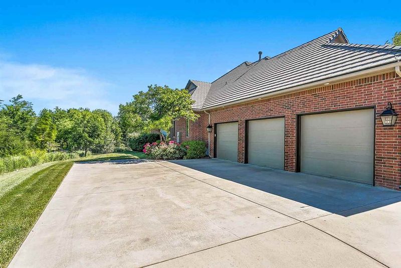 420 E Cedar Ridge Ct, Andover, KS 67002