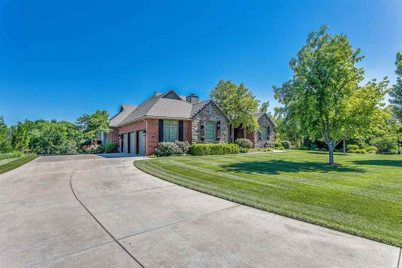 420 E Cedar Ridge Ct, Andover, KS 67002