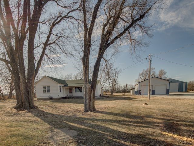 969 Nighthawk, Peabody, KS 66866