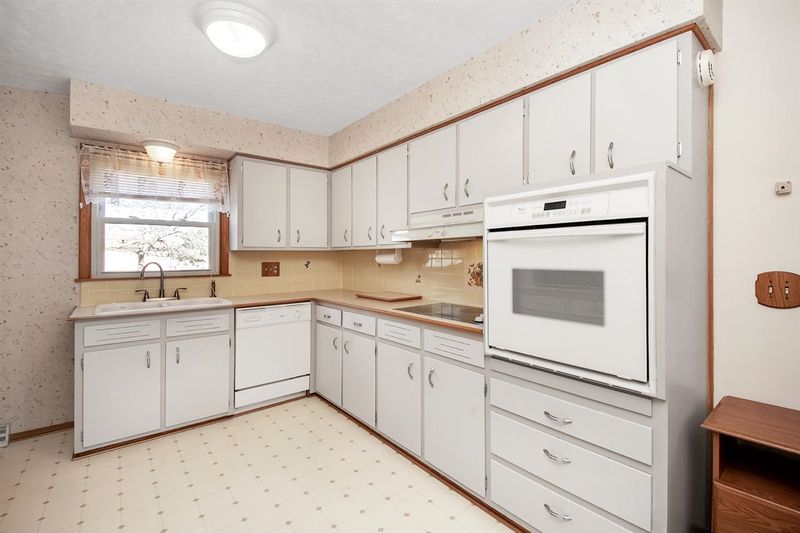1460 N Community Dr, Derby, KS 67037