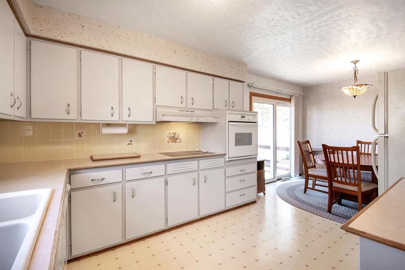 1460 N Community Dr, Derby, KS 67037