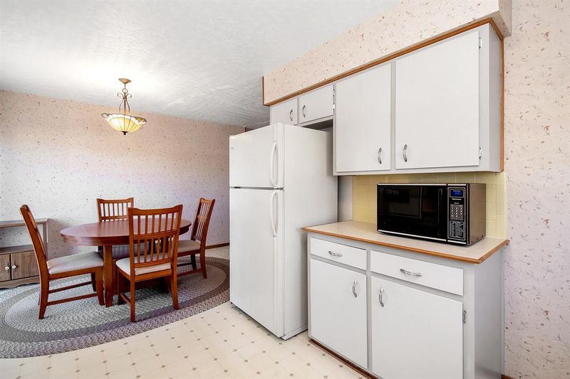 1460 N Community Dr, Derby, KS 67037