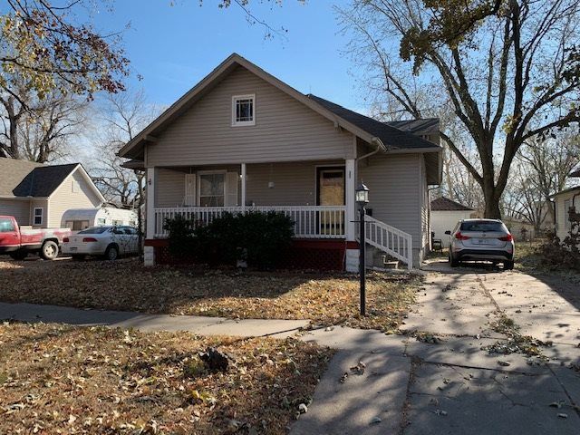 711 E 7th, Newton, KS 67114