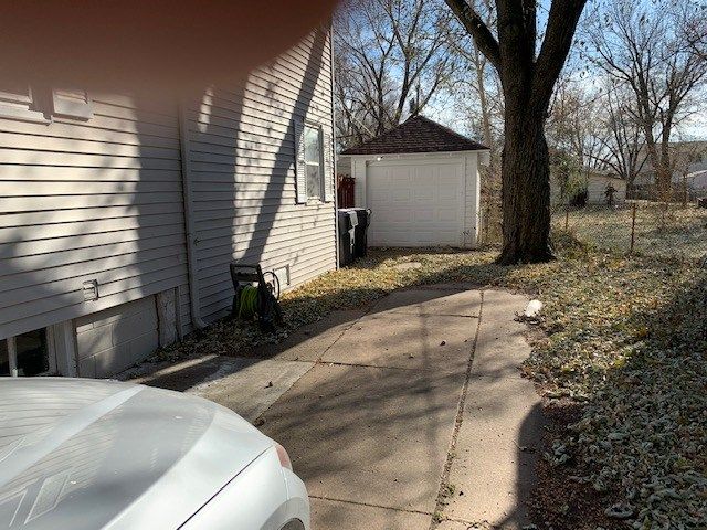 711 E 7th, Newton, KS 67114
