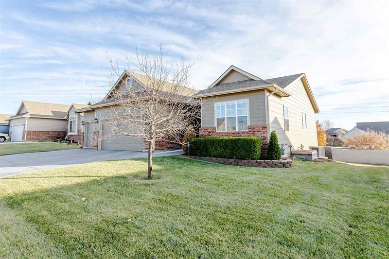 1019 E Stone Path St, Derby, KS 67037-9435