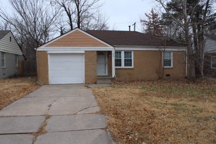 822 S Apache, Wichita, KS 67207