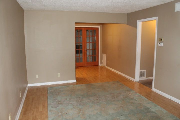 822 S Apache, Wichita, KS 67207