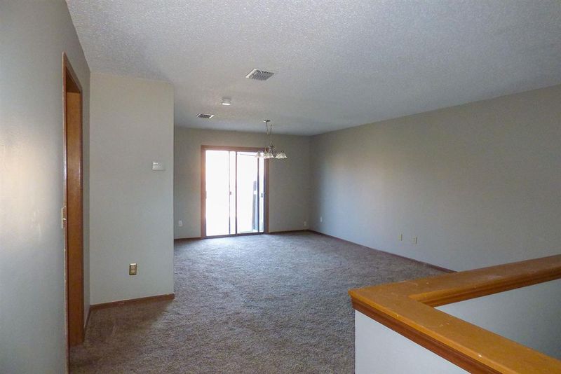 7414 E 17th St N, Wichita, KS 67206