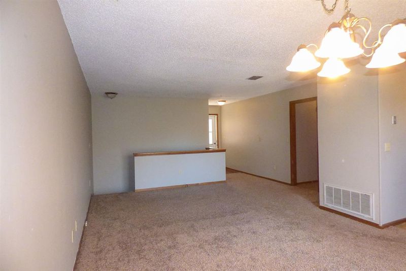 7414 E 17th St N, Wichita, KS 67206