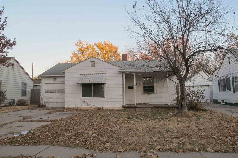 1252 N Pershing Ave, Wichita, KS 67208