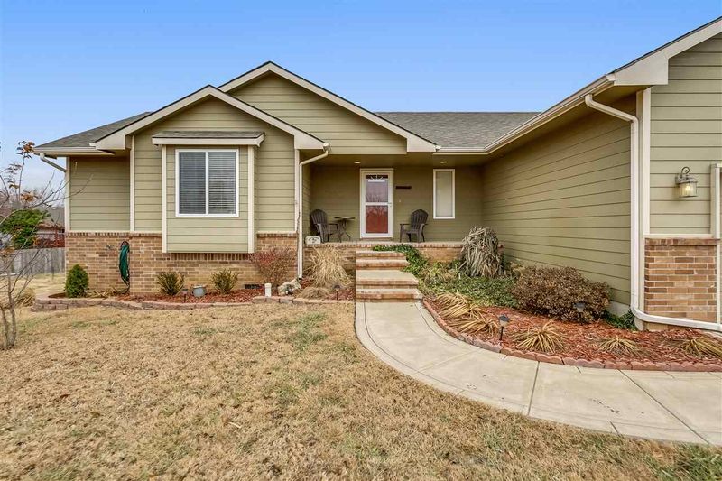 514 Scott Dr, Augusta, KS 67010