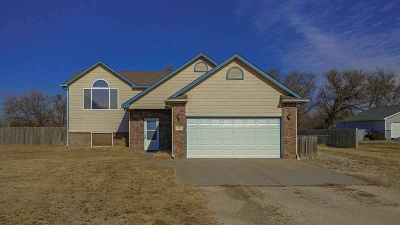 300 E Gordon Bennett Dr, Haysville, KS 67060