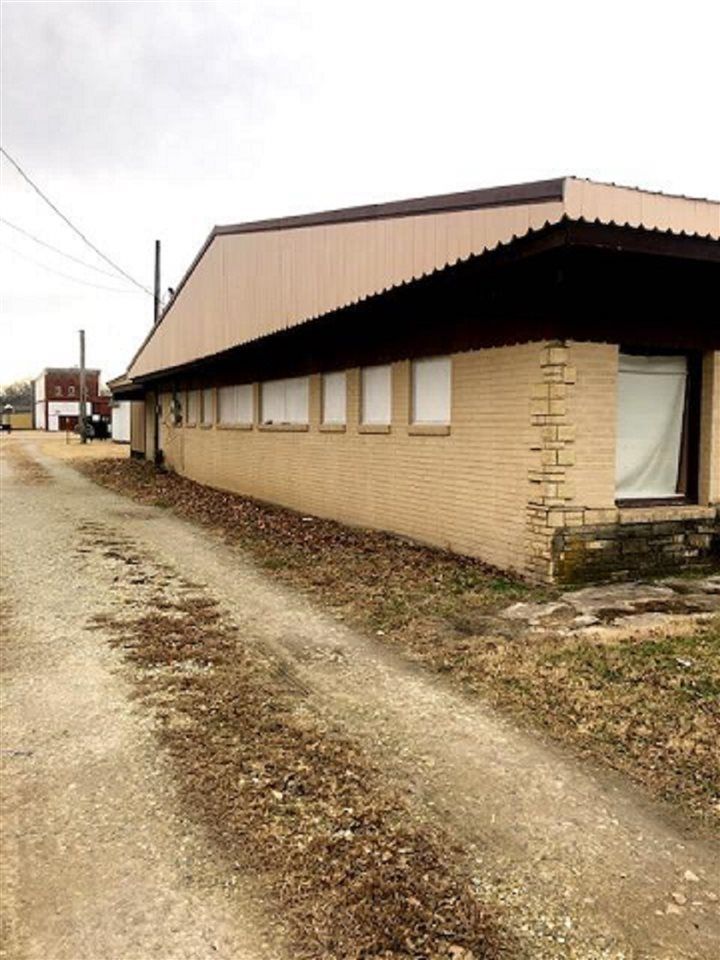 203 E 2nd, Douglass, KS 67039
