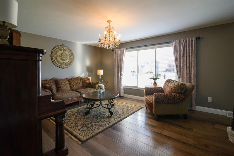 1230 E Brook Forest Ct, Derby, KS 67037