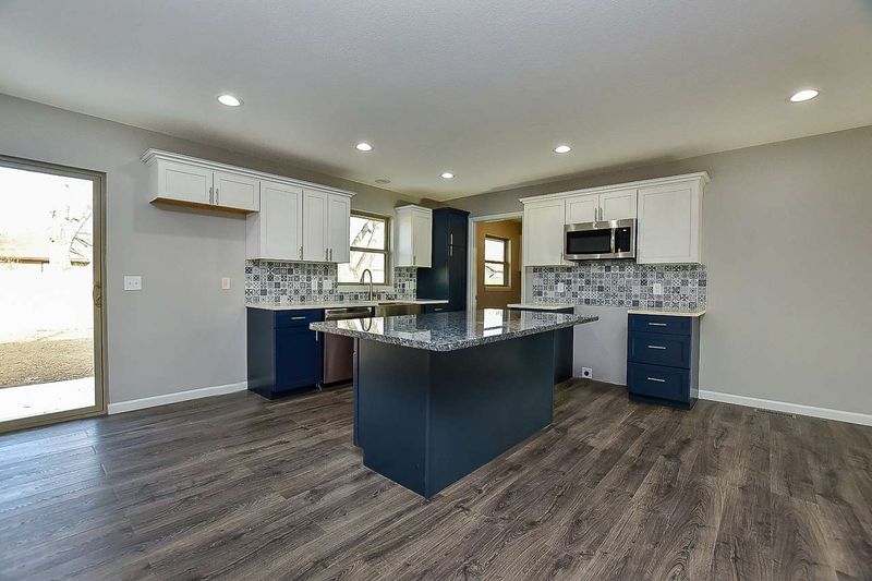 6 E Argon, Goddard, KS 67052