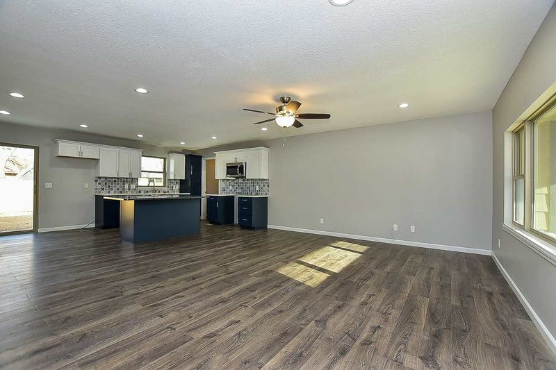 6 E Argon, Goddard, KS 67052