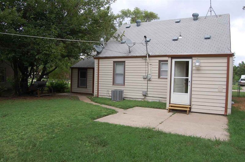 817 N Custer St, Wichita, KS 67203