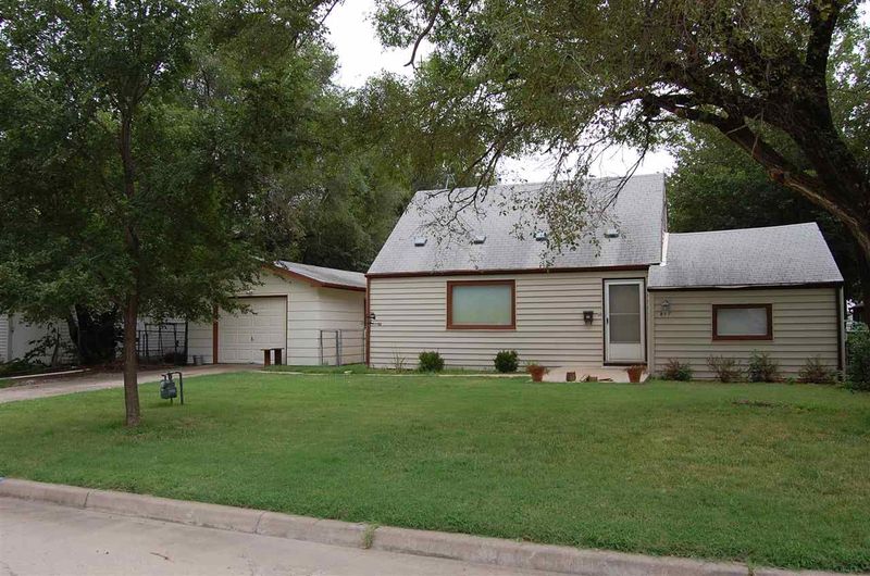817 N Custer St, Wichita, KS 67203