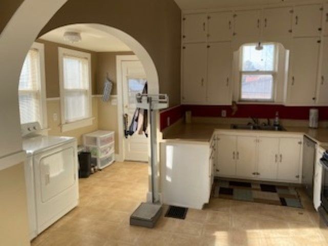 219 Allison St, Newton, KS 67114