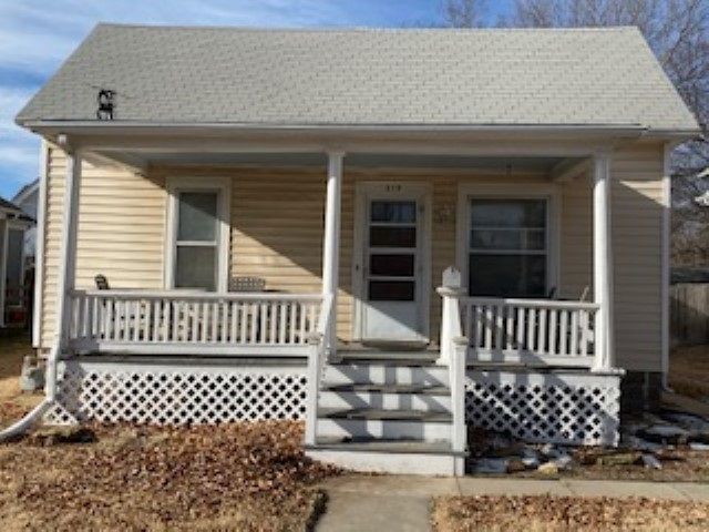 219 Allison St, Newton, KS 67114