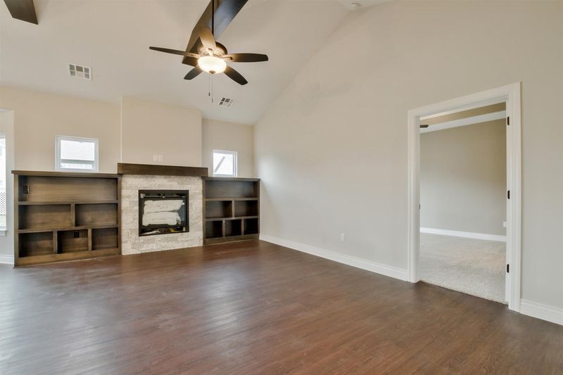 3003 N Susan Ln, Mulvane, KS 67110