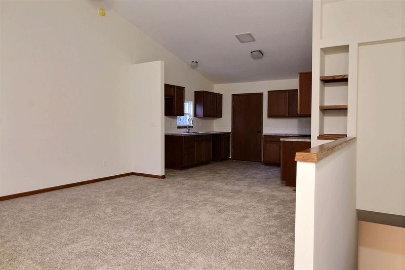 1621 Kenmar St, Wichita, KS 67208