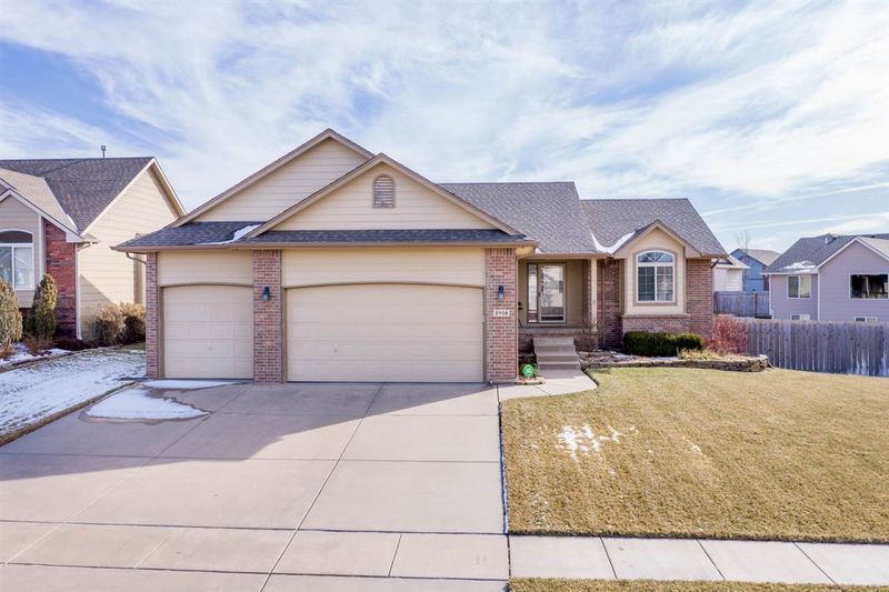 2908 N Rough Creek Rd, Derby, KS 67037