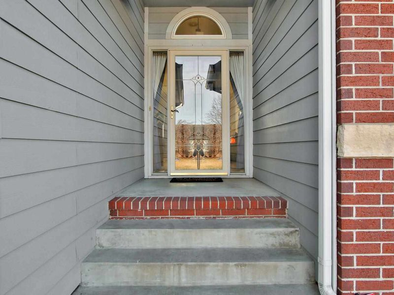 8209 W Forest Park St, Wichita, KS 67205