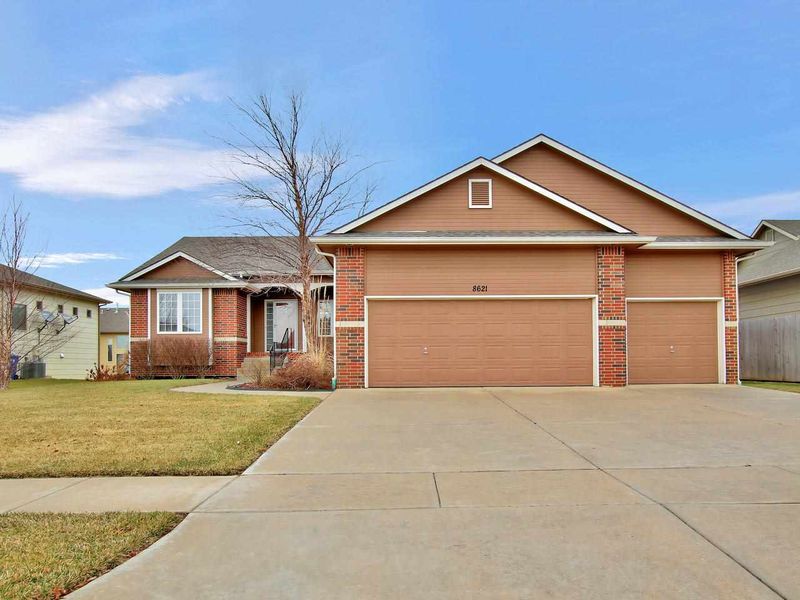 8621 E Scragg, Wichita, KS 67226