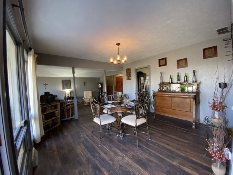 1808 Sharon Ct, Winfield, KS 67156