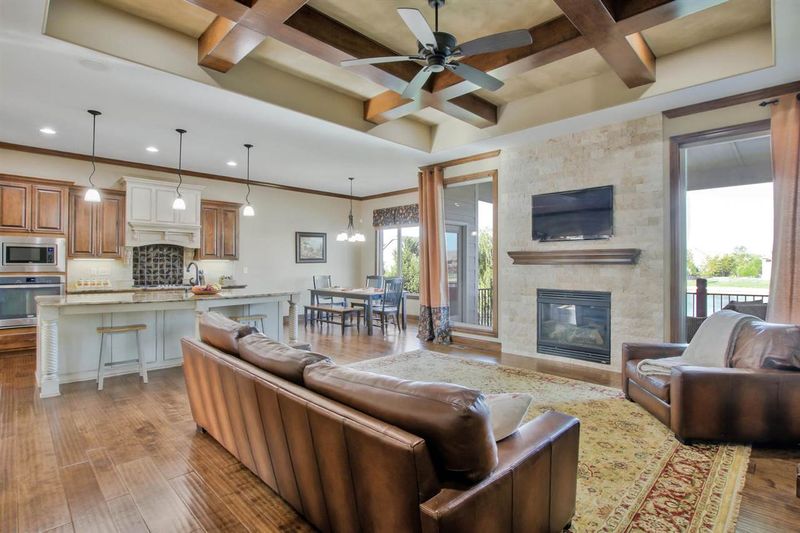 727 N Deerfield Cir, Andover, KS 67002