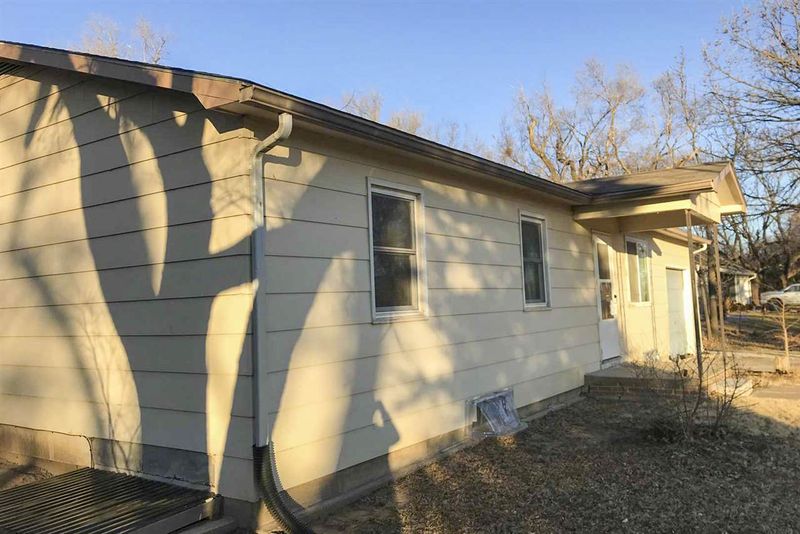 1920 E 45th St N, Wichita, KS 67219